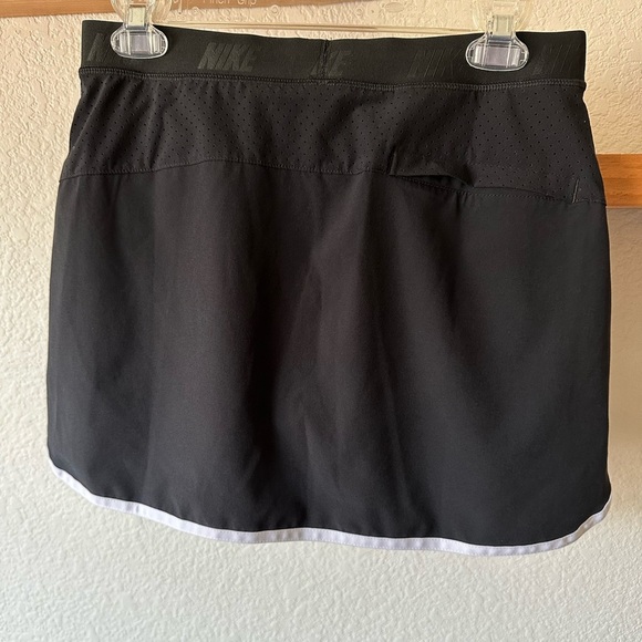 Nike Women's Dri-Fit Fringe Flip Golf Skorts-Black Small - Picture 4 of 8